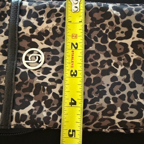 Baggallini Arlington Mini Crossbody Tan and Black Cheetah Print - Picture 8 of 9